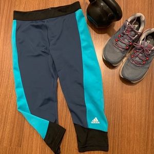 Adidas crop leggings size small- so comfy and cute